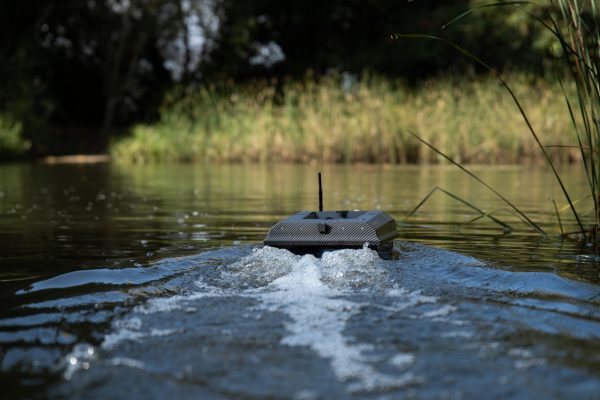 Assassin-GPS Bait Boat With Fish Finder