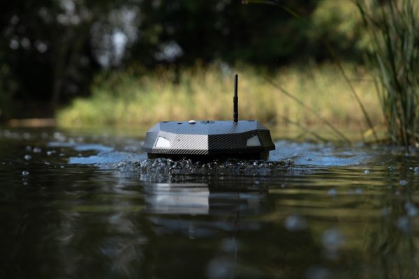 Assassin-GPS Bait Boat With Fish Finder