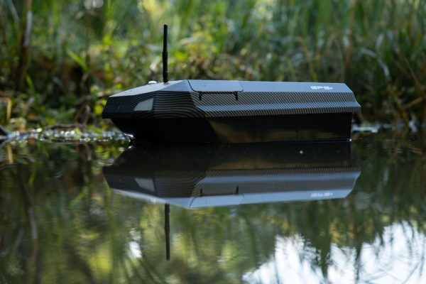 Assassin-GPS Bait Boat With Fish Finder